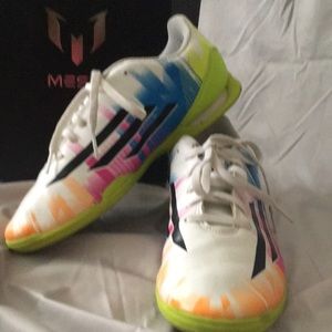 Messi (boys)  indoor soccer shoes